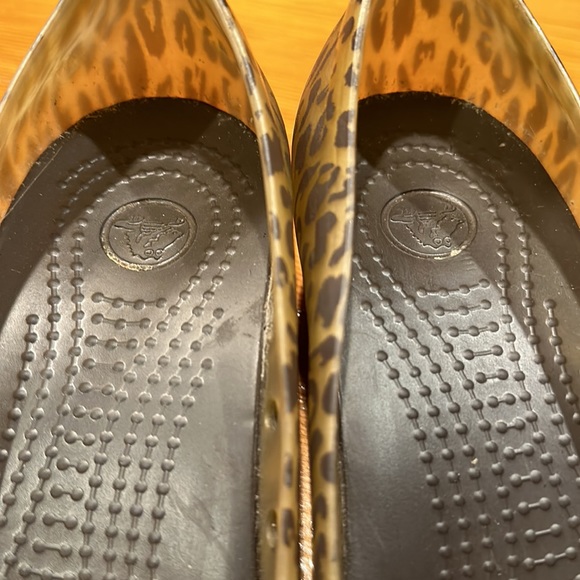 Crocs Leopard Wedges - Picture 4 of 5